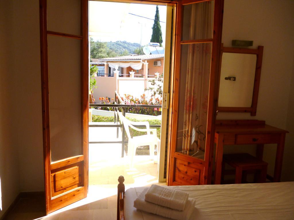Giannis Apartment Agios Georgios Pagon Exterior photo